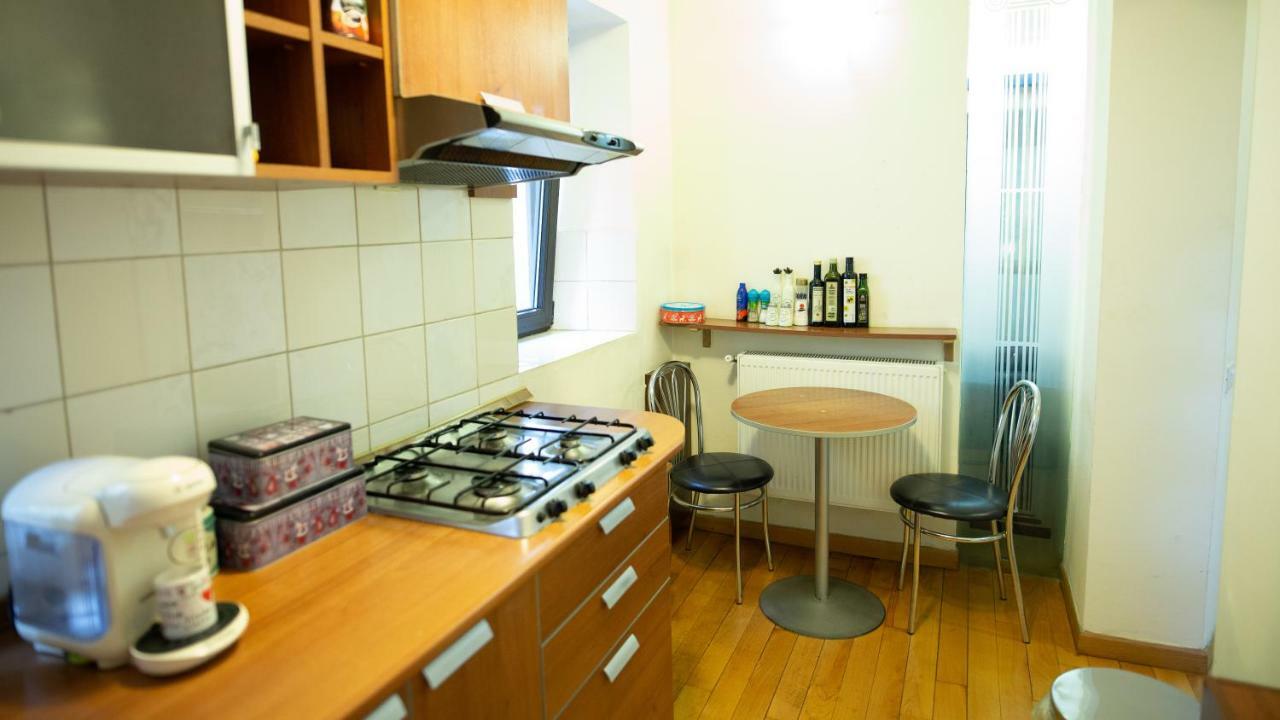 Nicole'S Apartment 부쿠레슈티 외부 사진